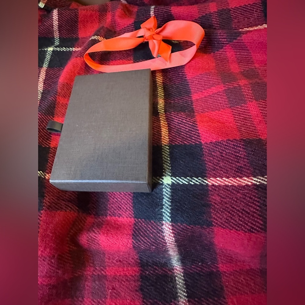 Authentic Louis Vuitton Empty Gift Box, dust bag & Tie Set - Picture 4 of 13